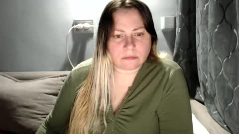 Snapshot of candycream74 chatting on 04-25-26, 09:34 Laura online show from 04-25-26, 09:34