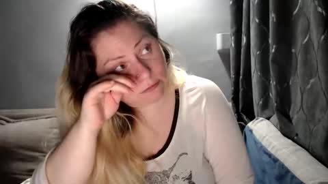 Snapshot of candycream74 chatting on 05-05-26, 06:49 Laura online show from 05-05-26, 06:49