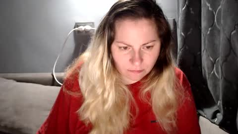 Snapshot of candycream74 chatting on 06-02-26, 07:16 Laura online show from 06-02-26, 07:16
