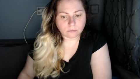 Snapshot of candycream74 chatting on 06-25-26, 04:44 Laura online show from 06-25-26, 04:44