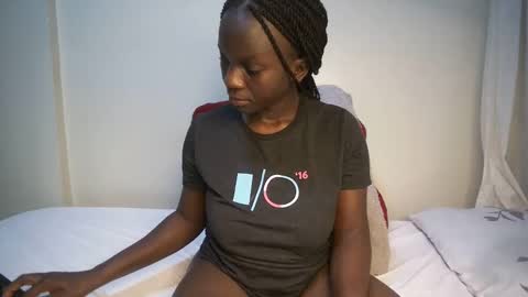 Snapshot of candycurly_ chatting on 02-22-25, 12:08 candycurly_ online show from 02-22-25, 12:08