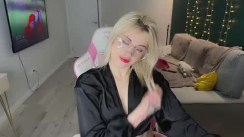 You can call me HH online show from 03-24-26, 06:35