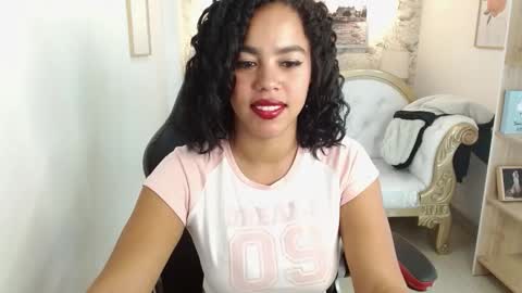 Snapshot of candyhot_tk chatting on 11-11-25, 03:17 candy online show from 11-11-25, 03:17