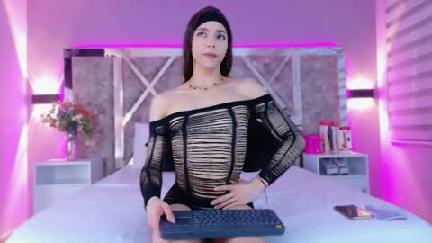 Snapshot of candyluxury_ chatting on 05-14-26, 12:12 candyluxury_ online show from 05-14-26, 12:12