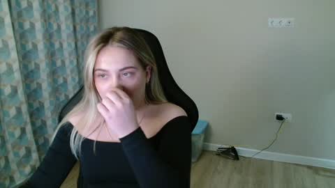 candymini online show from 03-12-25, 02:45