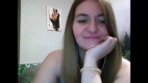 Snapshot of candyolime chatting on 03-05-25, 12:38 Daisy online show from 03-05-25, 12:38