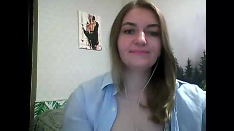 Snapshot of candyolime chatting on 03-10-25, 12:40 Daisy online show from 03-10-25, 12:40