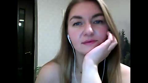 Snapshot of candyolime chatting on 12-14-25, 09:08 Daisy online show from 12-14-25, 09:08