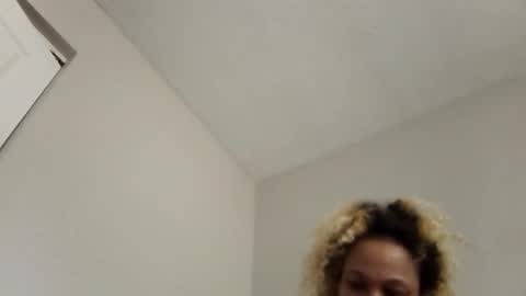 candyredxo2024 online show from 10-02-25, 02:13