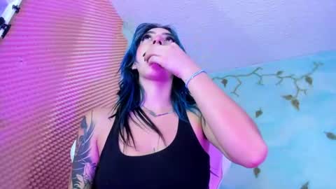Snapshot of candyrisex chatting on 06-20-26, 05:21 candyrisex online show from 06-20-26, 05:21