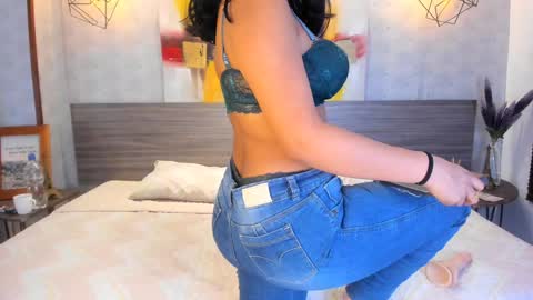 Snapshot of candys_victoria chatting on 02-06-25, 05:03 Candys Victoria online show from 02-06-25, 05:03