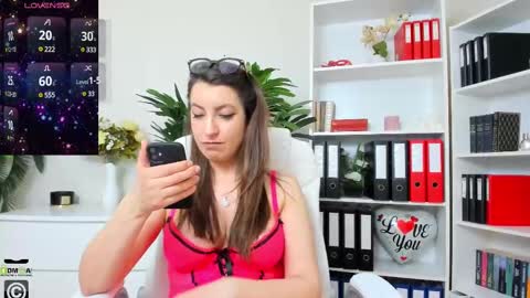 Snapshot of candywesst chatting on 02-26-25, 01:52 Candy My pleasure its in your hands online show from 02-26-25, 01:52