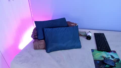 Isabella online show from 12-13-24, 01:22