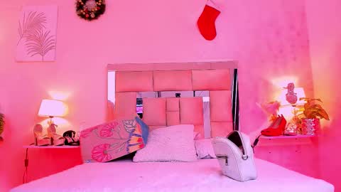 Snapshot of candyygirl_1 chatting on 01-12-26, 07:08 Candy online show from 01-12-26, 07:08