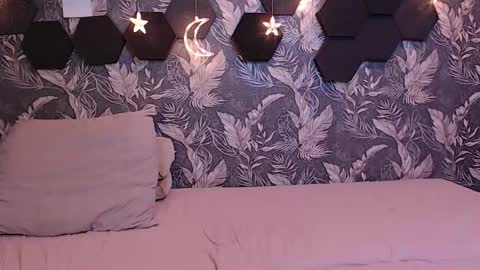 Mia online show from 03-13-26, 03:57