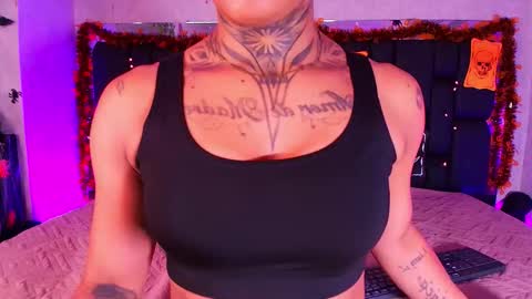 Snapshot of canela_osadaa_ chatting on 10-11-25, 12:04 Aura online show from 10-11-25, 12:04