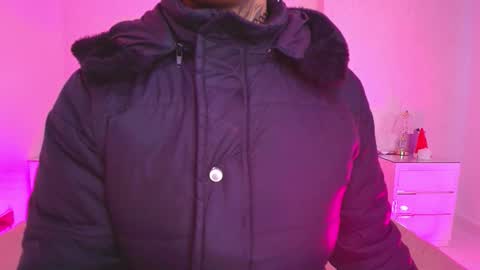 Snapshot of canela_osadaa_ chatting on 11-21-25, 11:53 Aura online show from 11-21-25, 11:53