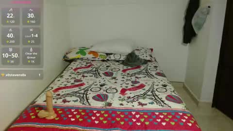 Snapshot of caneladeluxe chatting on 10-31-25, 06:31 Violeta online show from 10-31-25, 06:31