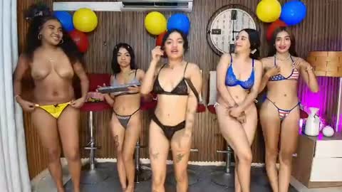 Snapshot of canelasquirtxxx chatting on 07-04-26, 11:22 Sara online show from 07-04-26, 11:22