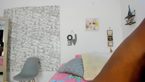 Canhela online show from 10-06-25, 03:59