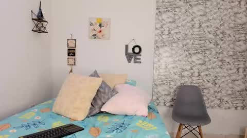 Canhela online show from 11-29-25, 03:37