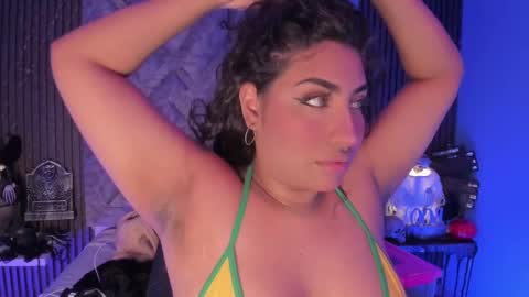GABRIELA LOPEZ online show from 10-09-25, 05:05