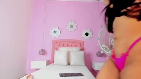 Snapshot of cannelasmith chatting on 11-24-25, 06:29 cannelasmith online show from 11-24-25, 06:29