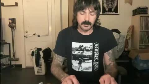 Snapshot of cantleavethehouse chatting on 10-06-25, 04:43 cantleavethehouse online show from 10-06-25, 04:43