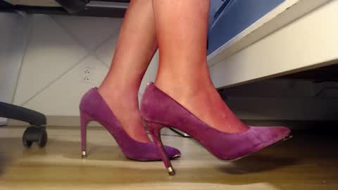 Snapshot of caolau chatting on 10-04-25, 02:59 Miss Di online show from 10-04-25, 02:59