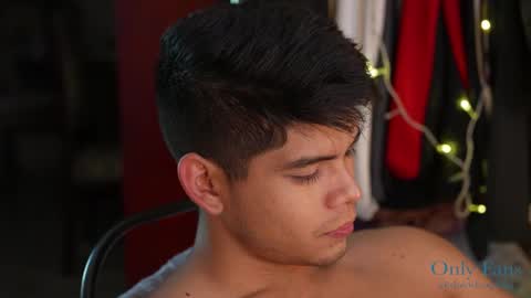 Snapshot of capizzi_ chatting on 12-21-24, 06:09 David Capizzi online show from 12-21-24, 06:09