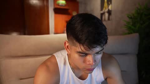 Snapshot of capizzi_ chatting on 10-09-25, 04:43 David Capizzi online show from 10-09-25, 04:43