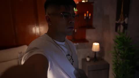 Snapshot of capizzi_ chatting on 10-26-25, 03:01 David Capizzi online show from 10-26-25, 03:01