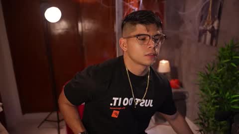 Snapshot of capizzi_ chatting on 10-27-25, 04:27 David Capizzi online show from 10-27-25, 04:27