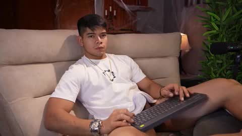 Snapshot of capizzi_ chatting on 11-02-25, 05:15 David Capizzi online show from 11-02-25, 05:15