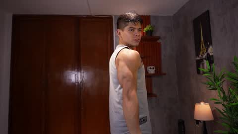 Snapshot of capizzi_ chatting on 11-07-25, 02:06 David Capizzi online show from 11-07-25, 02:06