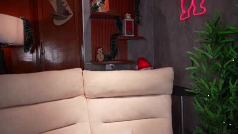 Snapshot of capizzi_ chatting on 12-15-25, 05:06 David Capizzi online show from 12-15-25, 05:06