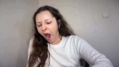 Emma online show from 03-24-26, 05:23