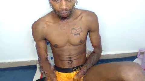 Snapshot of capt_ain chatting on 10-22-25, 08:36 Captain online show from 10-22-25, 08:36