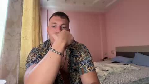 Snapshot of capt_oliver chatting on 07-07-26, 09:13 follow my twitter online show from 07-07-26, 09:13