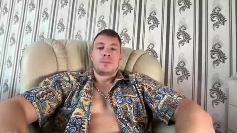 Snapshot of capt_oliver chatting on 07-14-26, 09:14 follow my twitter online show from 07-14-26, 09:14