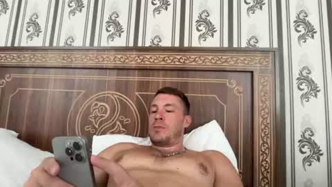 Snapshot of capt_oliver chatting on 07-16-26, 08:31 follow my twitter online show from 07-16-26, 08:31