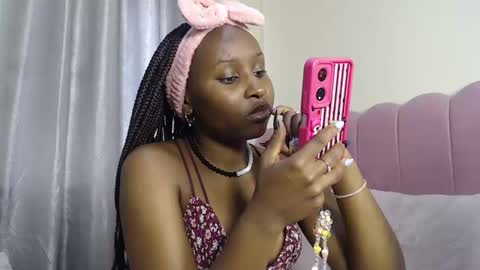 Snapshot of caramel_chocolate01 chatting on 10-23-25, 09:08 caramel online show from 10-23-25, 09:08