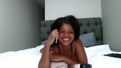 Snapshot of caramelbbe chatting on 03-10-25, 09:07 fifi online show from 03-10-25, 09:07