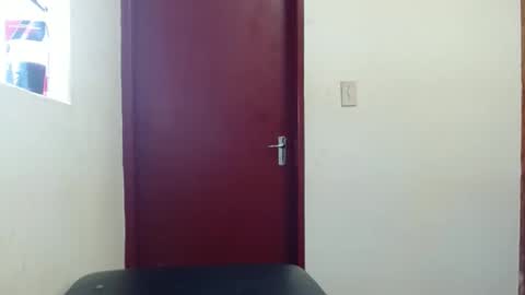 Snapshot of caramelbbe chatting on 11-17-25, 11:16 fifi online show from 11-17-25, 11:16