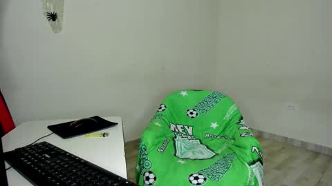 Carlos and Cristian  online show from 12-15-25, 03:00