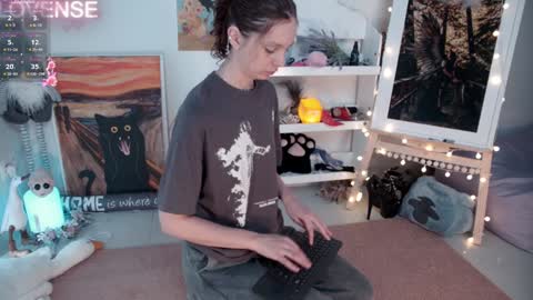 Snapshot of careful_i_bite chatting on 02-01-25, 07:47 NONA follow online show from 02-01-25, 07:47