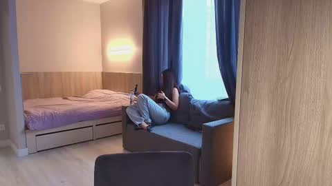 caressyourself online show from 11-20-25, 08:14