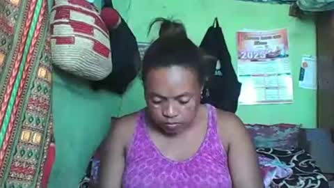 Snapshot of carinesexy69 chatting on 01-18-25, 11:32 carinesexy69 online show from 01-18-25, 11:32