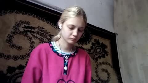 Snapshot of carissaalderson chatting on 05-06-26, 02:40 Kira online show from 05-06-26, 02:40