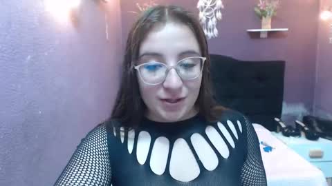 Snapshot of carla_999 chatting on 11-12-25, 01:44 carla_999 online show from 11-12-25, 01:44